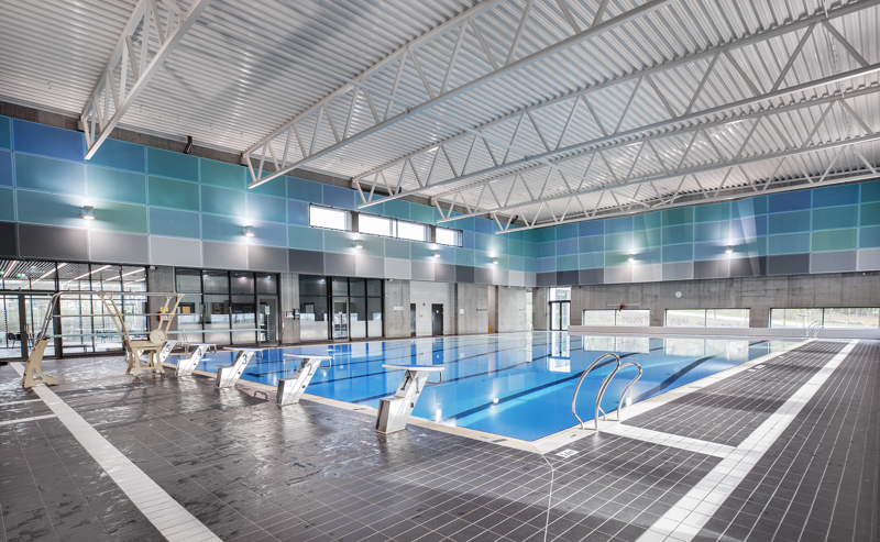 
Svømmebassenget inne i Hundvåg svømmehall.