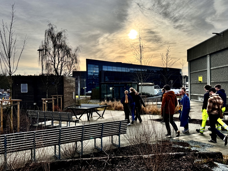 Her, langs parken ved ARK og Spinn-byggene på Site 4016, skal trekonstruksjonen settes opp.