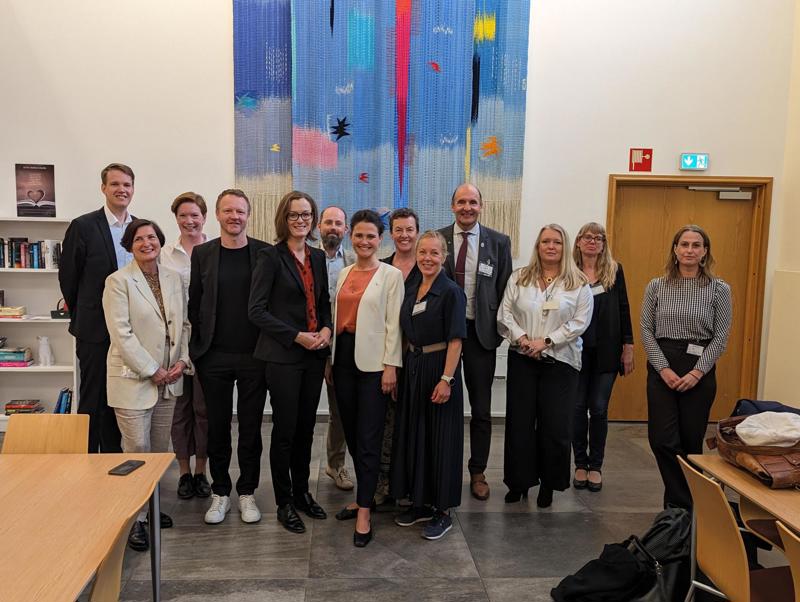 Samlet delegasjon hos Kulturministeren.