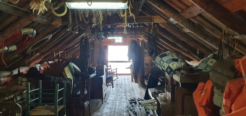 Sjøhuset er fortsatt i bruk som lager for fiskeutstyr. 