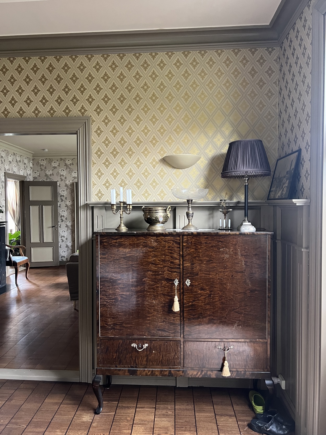 Detaljer fra en av stuene i Prinsens gate 25.