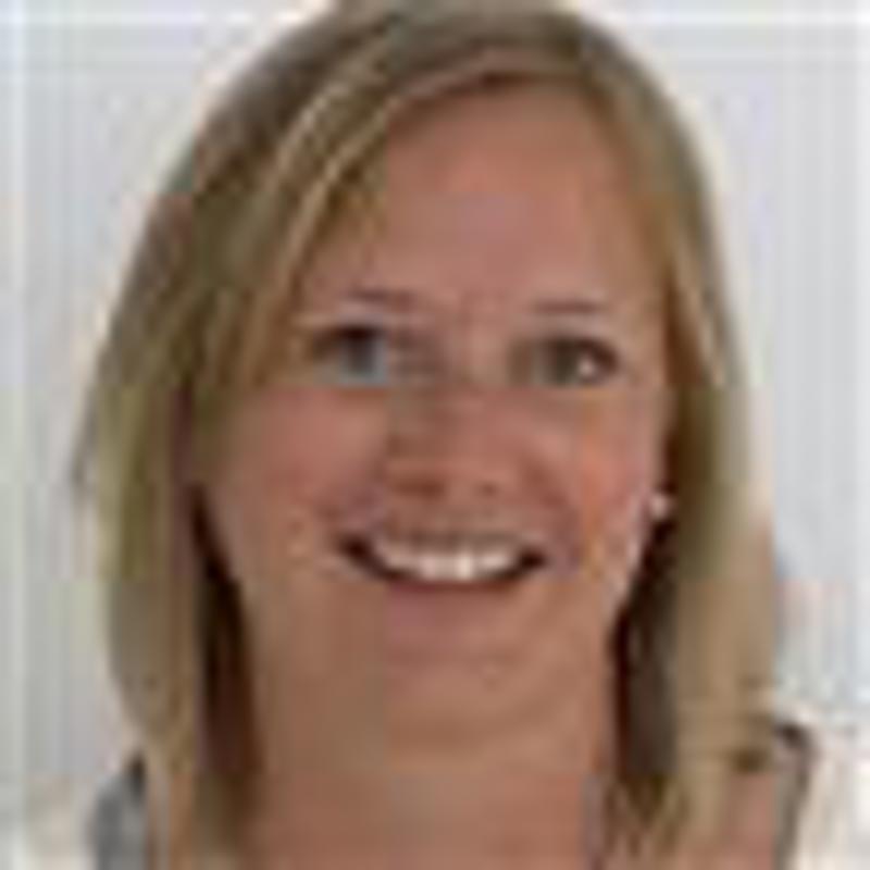 Ansiktet til kvinne, lyst hår.