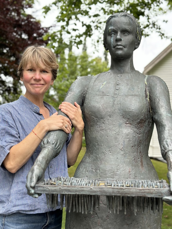 Rådgiver Maren Skoie forteller at samlingen består av omtrent 1500 verk. 