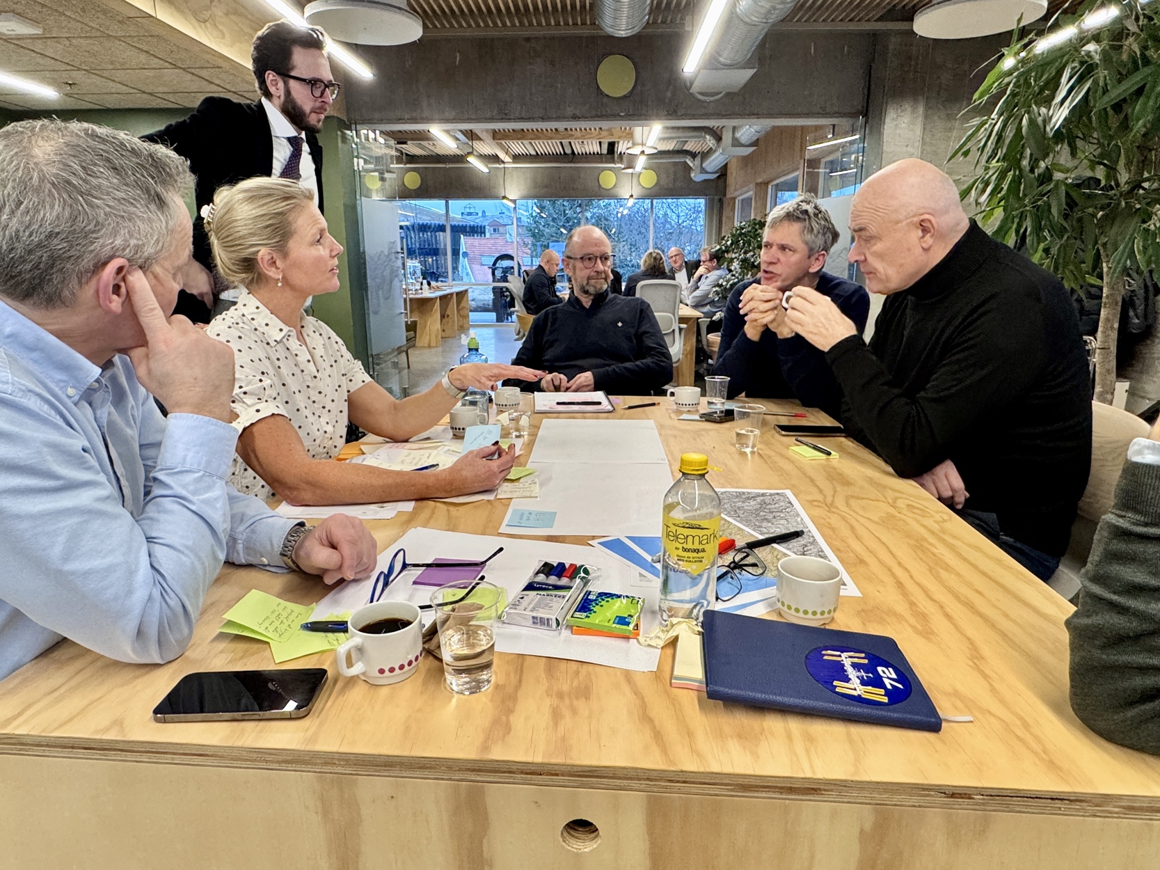Oddvar Skjæveland, Ann-Karin Tennås Holmen, UiS, John Stangeland, NorSea, Kjetil Hjertvik Harbour Energy og Dan Flølo, ACUS går inn i utopien.