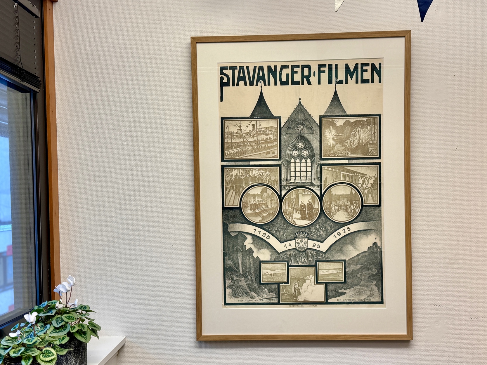 Jubileumsmotivet i 1925 er laget av Stavanger Aktietrykkeri, som Nils Stabenfeldt etablerte i Steinkargata 10 i 1913.