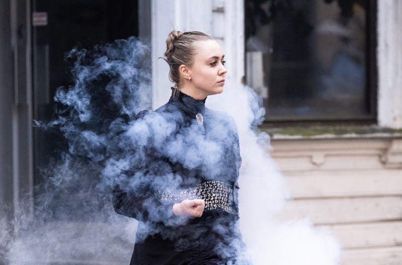 I løpet av forestillingen blir vi kjent med hvordan det var å vokse opp i Stavanger i "gamle dager". 