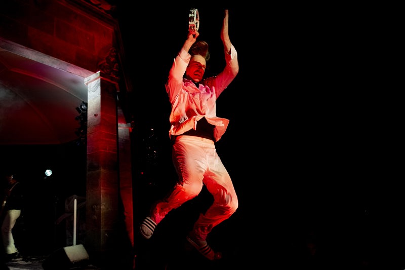 Tøfl i musikkpaviljongen, programslipp 18 januar