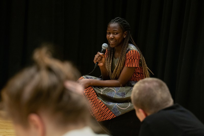 Bildet viser en ungdom som har deltatt på et tilsvarende prosjekt tidligere.