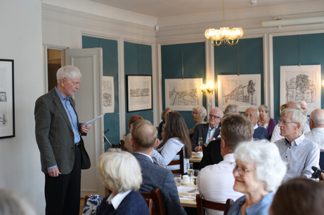 Trygve Rødland forteller om Tante Emmas hus lange historie.