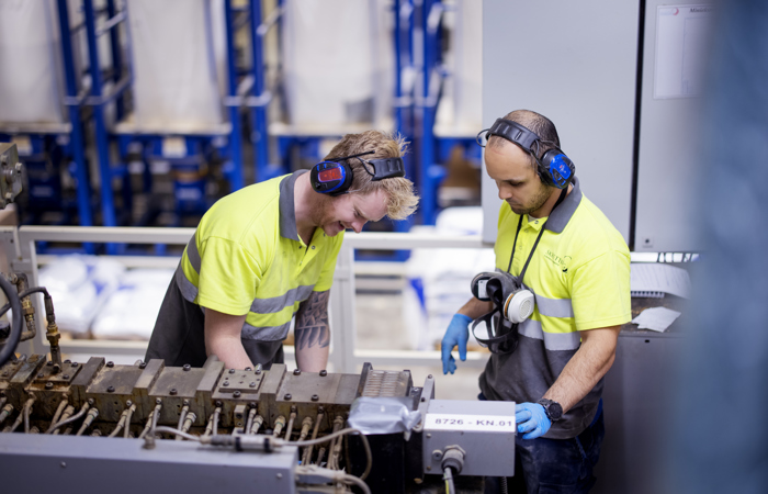 Bilde av folk i arbeid