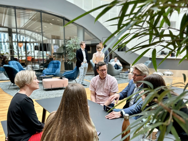 Fullt hus på Forus! Hele 55 deltakere var nylig samlet hos Seabrokers Group da Nettverk for næring og bærekraft inviterte til samling.