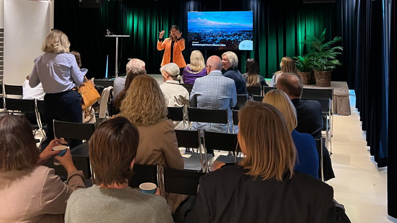 frokostmøte med lokalt næringsliv