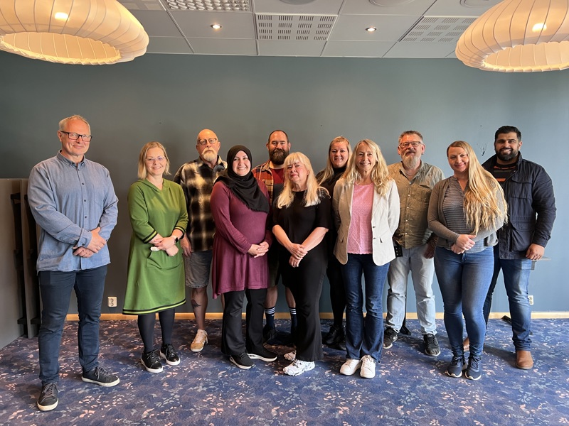 Mentorene samlet og oppstilt i to rekker.