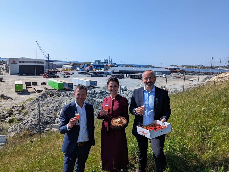 Ordfører i Randaberg, Jarle Bøe, ordfører i Stavanger, Kari Nessa Nordtun og ordfører i Sola, Tom Henning Slethei.