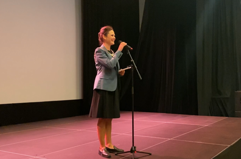 Ordfører Kari Nessa Nordtun på scene.