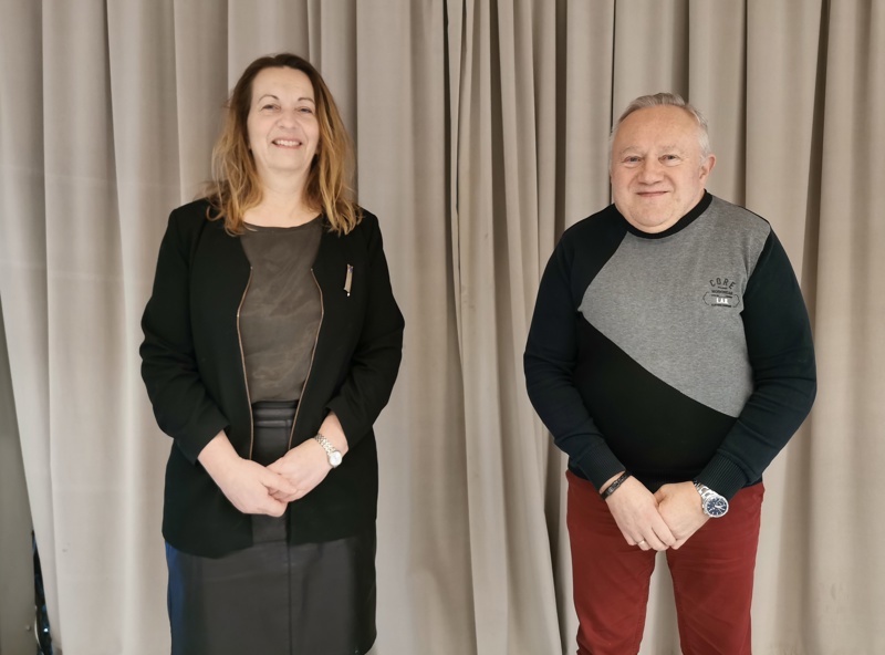 Varaordfører Dagny Sunnanå Hausken og Jaroslaw Sobon, medlem av dialogforum for inkludering og mangfold.