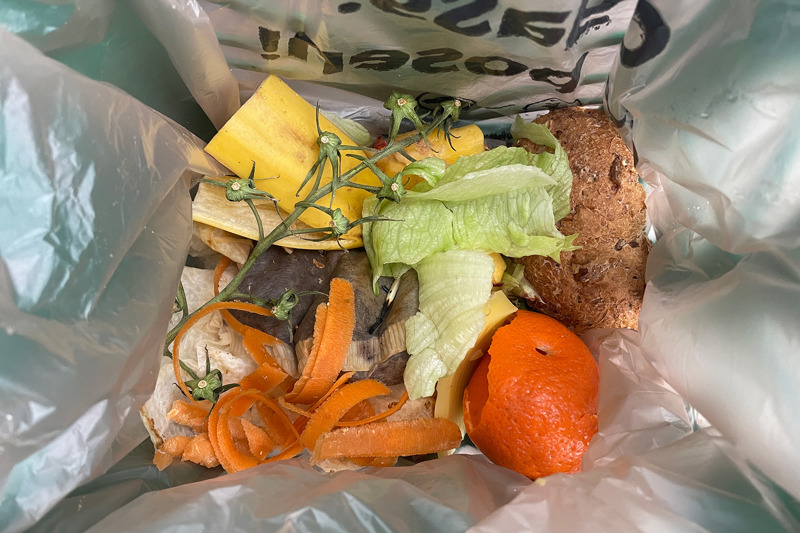 Matavfall i pose  for slikt avfall.