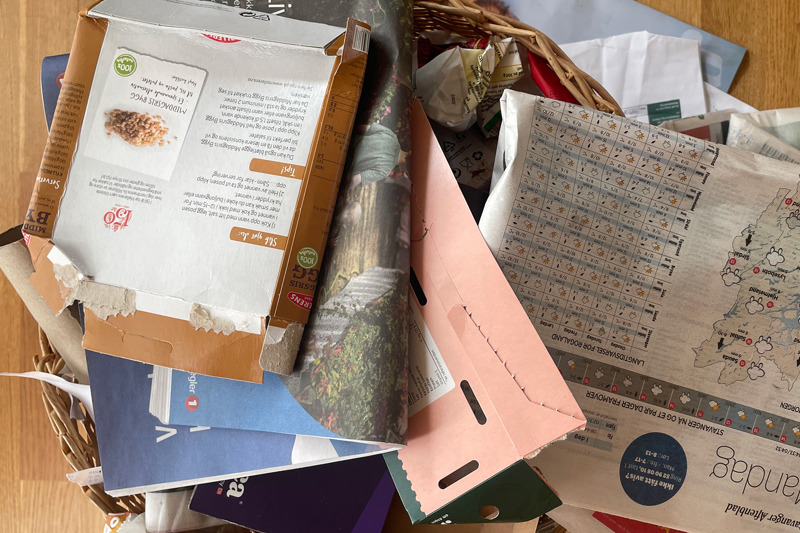 Aviser, pappemballasje og annet papiravfall