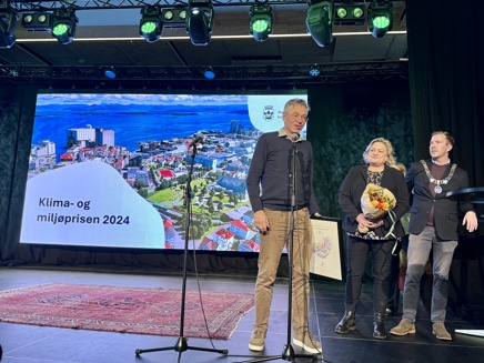 vinnerne av klimaprisen mottar prisen