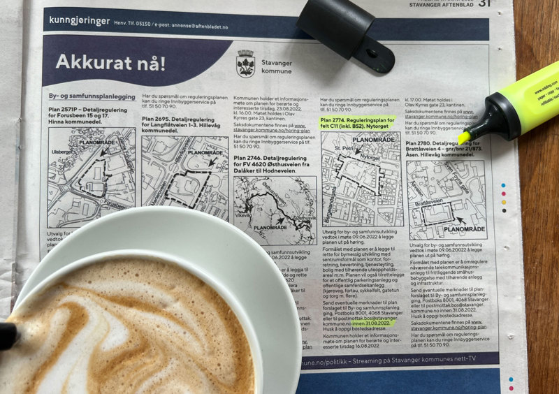 Bilde av kunngjøringsspalten i avisen, og noen eksempler på planer på høring