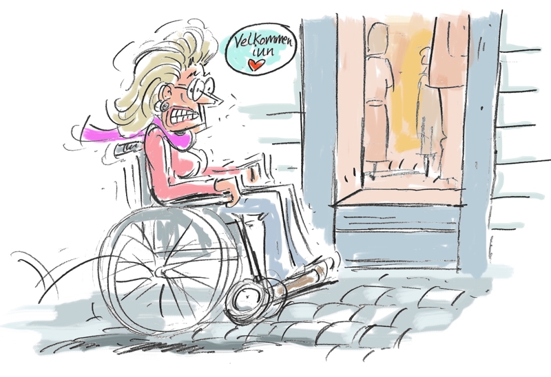 Dame kommer trillende i rullestol, men dørterskelen inn til huset er altfor høy. 