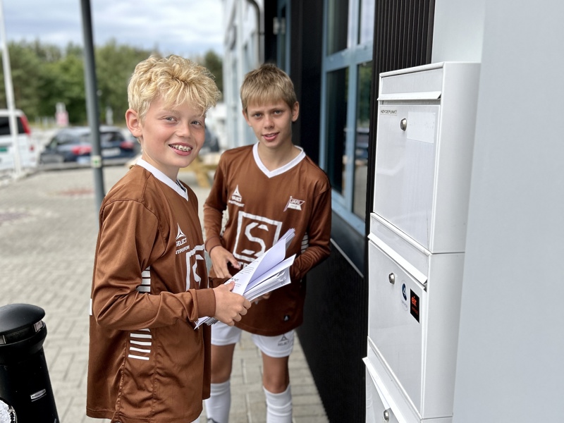 - Vi kan godt tenke oss en fotball-hall på Site 4016. Er det plass til det, spør Filip Vatsvåg og Erling Schreiner Abrahamsen fra Jarl G2010.