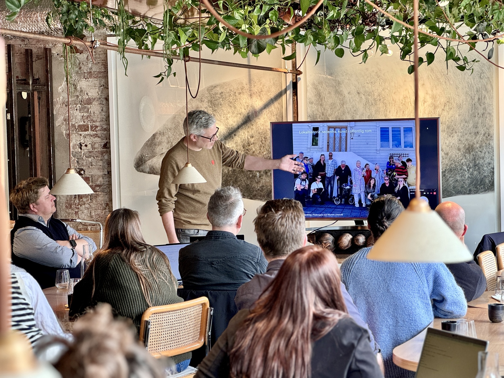 – Dette blir et ikke kommersielt samlingssted. I Rogaland kunstsenter er det satt av flere rom til prosjektet: Biblioteket, prosjektrommet, studio og Kaffetrykkeriet, sier Benjamin Hickethier i Byverksted.