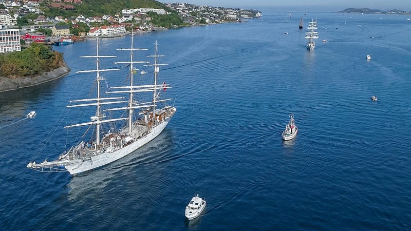 The Tall Ships Races i Stavanger 2018. Dronebilde av seilskute. Foto: Stavanger kommune
