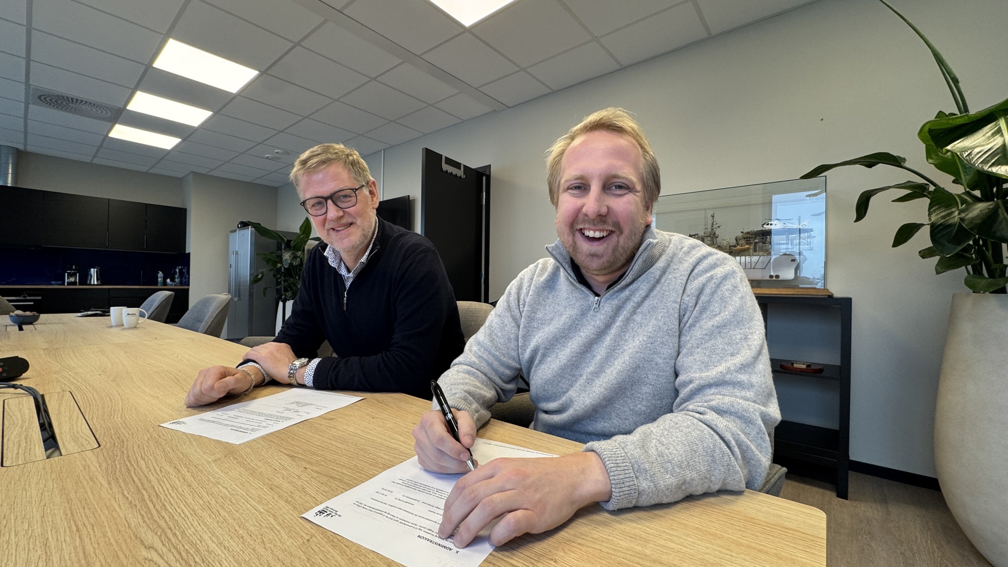 Prosjektleder Knud Helge Robberstad sammen med CEO i MarLog Niklai Bakker.