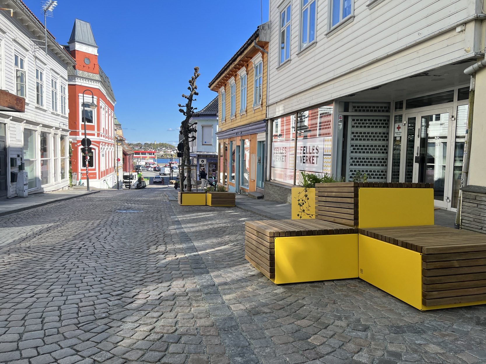 Nye sittemøbler i en bilfri Kirkegate